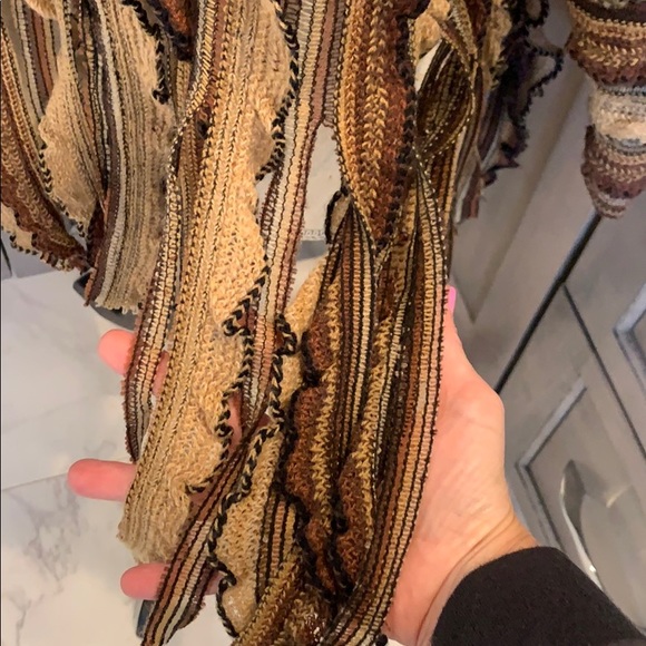 Fun Fall Fringe Sweater 🔥🔥🔥 - Picture 3 of 6